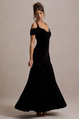 Nominee | Black Velvet Halter-Neck Maxi Dress