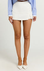 Widness Skort - A Line Skort in White